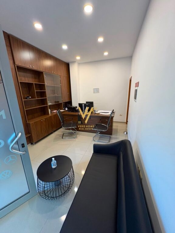 BUSINESS PREMISES 308 M2 FOR RENT AT MINE PEZA 3,000 EURO