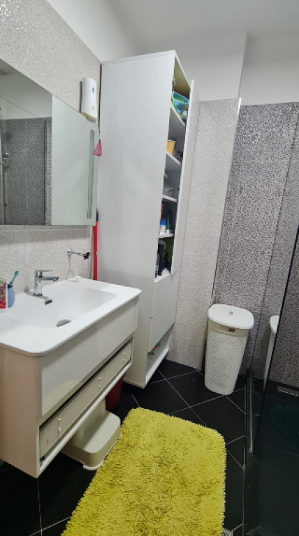 SHITET APARTAMENT 2+1 – PRANË STADIUMIT AIR ALBANIA