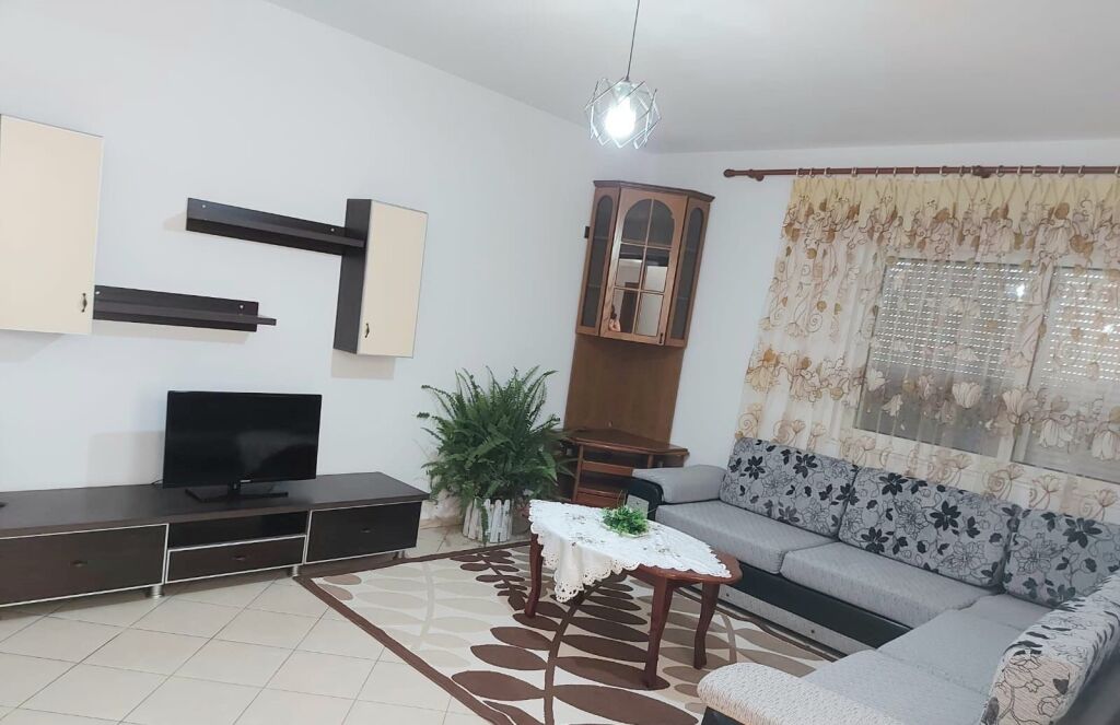 For rent 2+1 Train Station 500 thousand lek