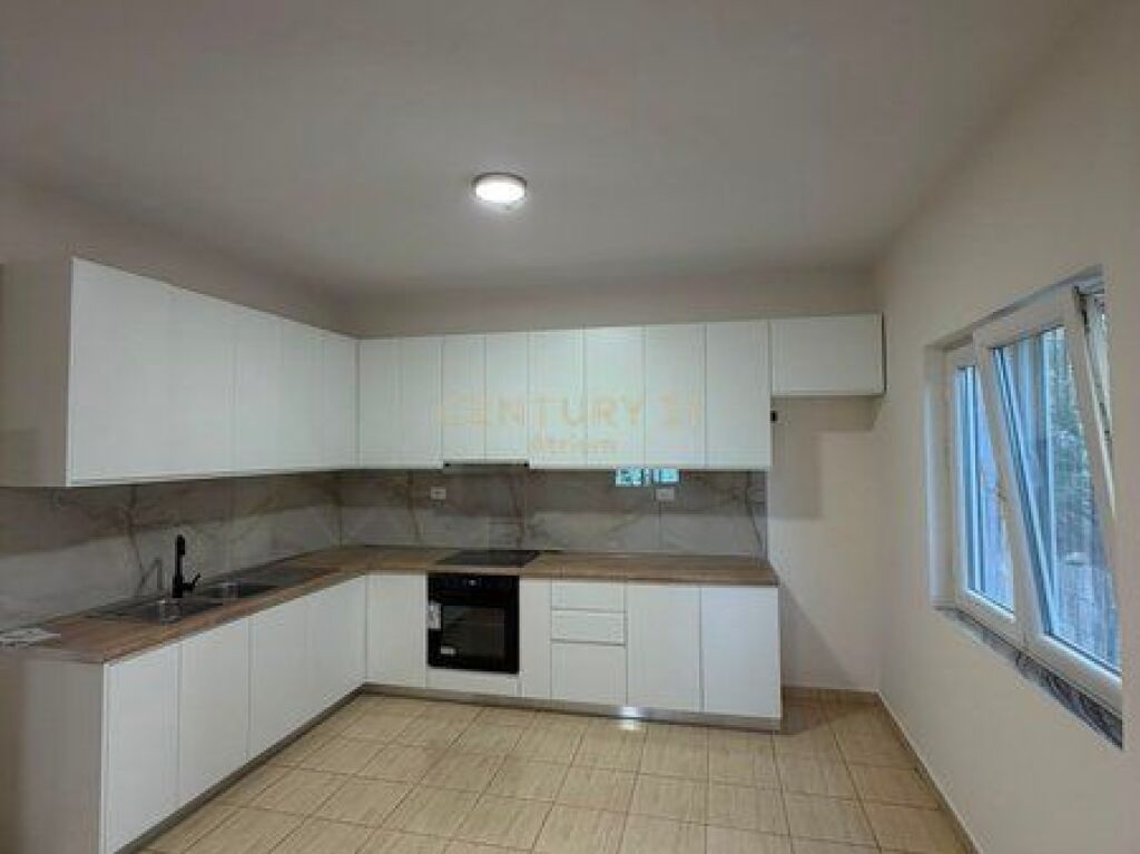 FOR RENT 2+1 APARTMENT IN A PRIVATE VILLA IN LAPRAKE!