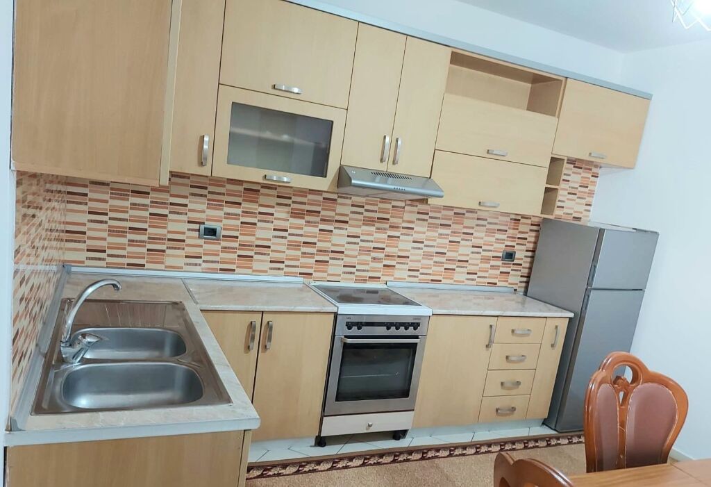 For rent 2+1 Train Station 500 thousand lek