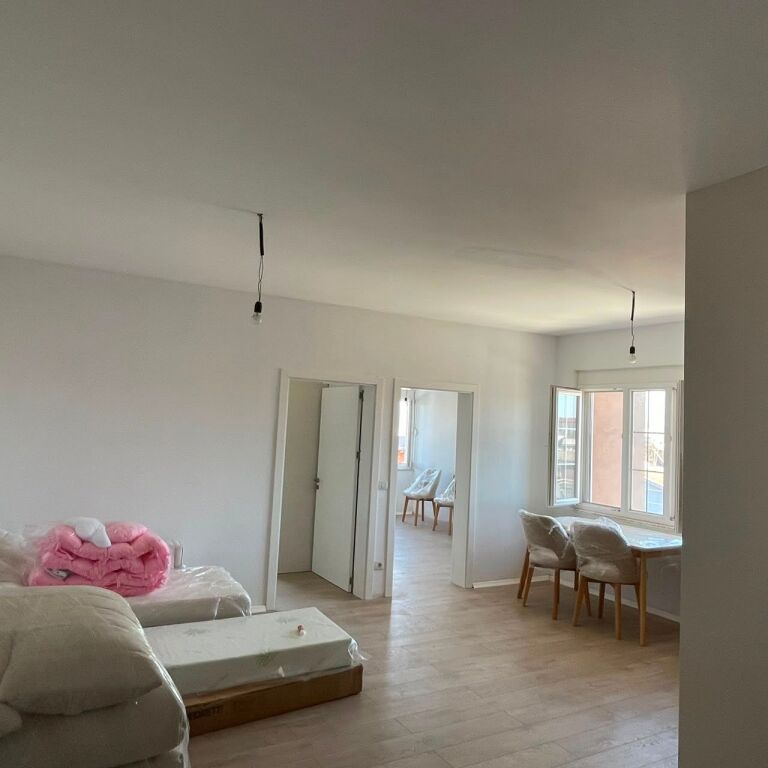 SHITET APARTAMENT 2+1 NE ZONEN E SPITALLES, DURRES