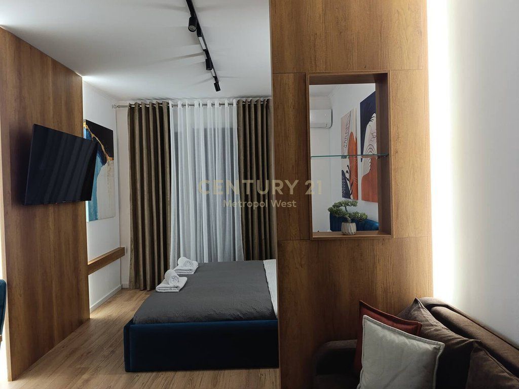 Xhamia e Tabakëve, Apartament me qira 1+1
