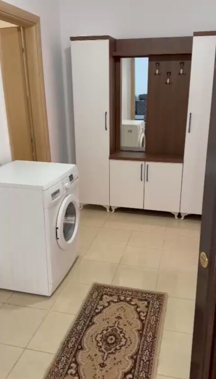 Jepet me qera Apartamenti 1+1, KRYEZIM I SHKOLLES SEBASHKUAR, PERBALLE 400 Mije leke