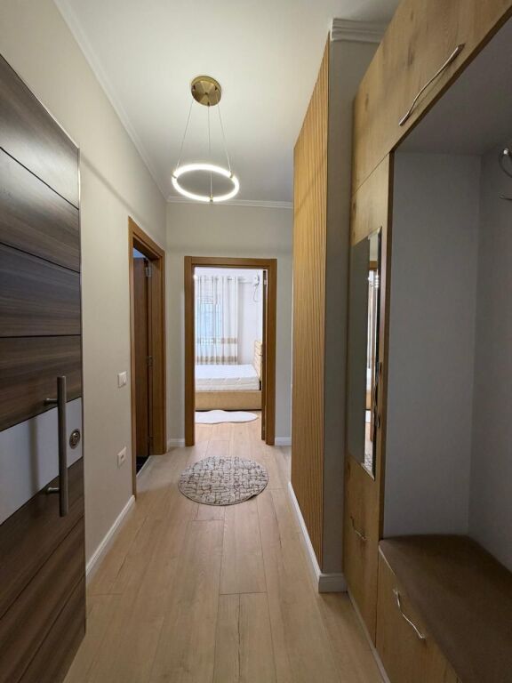 Shitet Apartament 1+1📌Kompleksi Golden Park (perballe S.Amerikan 3)  Hipoteke Sip 60m² Kati 2 ashensor Orientimi me diell Cmimi:142 milion Leke