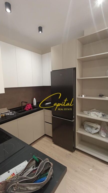 APARTAMENT ME QIRA 1+1 RRUGA E KAVAJES 800 EURO