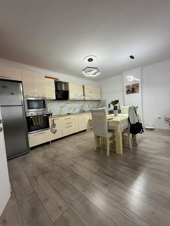 Apartment 2+1, Cabej Buildings, Misto Mame
