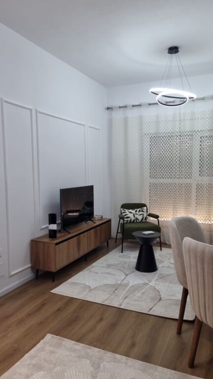 Jepet me qira apartament 3+1 tek 5 Maji