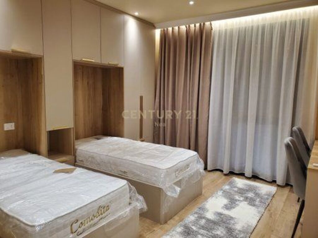 Apartment 2+1+2+ parking spaces for Rent!