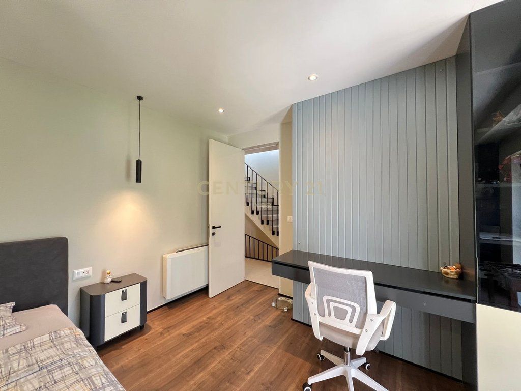 For rent super duplex invested in details at the extension of the Kodra e Diellit Residence !!