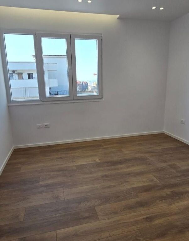 Apartment 1+1+Balcony for Sale 21 Dhjetori, Shefqet Musaraj Street, Kavaja Street, Vasil Shanto, Square 21, Muhamet Gjollesha Street.