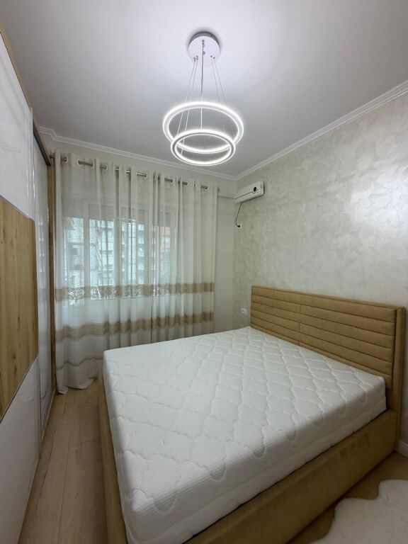 Shitet Apartament 1+1📌Kompleksi Golden Park (perballe S.Amerikan 3)  Hipoteke Sip 60m² Kati 2 ashensor Orientimi me diell Cmimi:142 milion Leke
