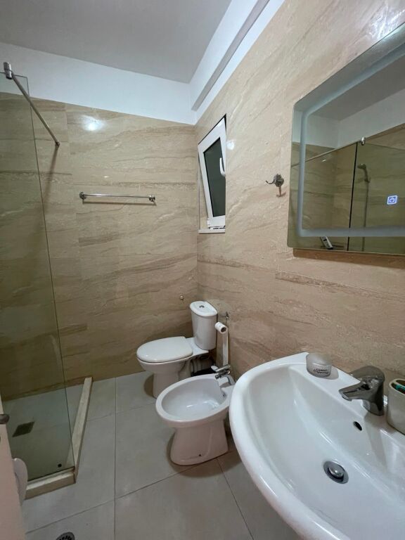 JEPET ME QIRA APARTAMENT 1+1 PRANE RRUGA SE ELBASANIT!