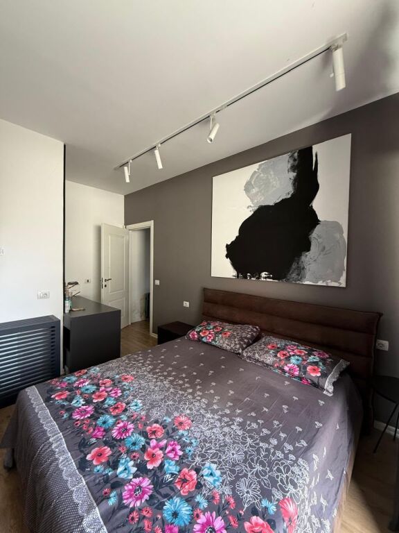 Apartament 2+1 per shitje tek Rruga e Kosovareve.