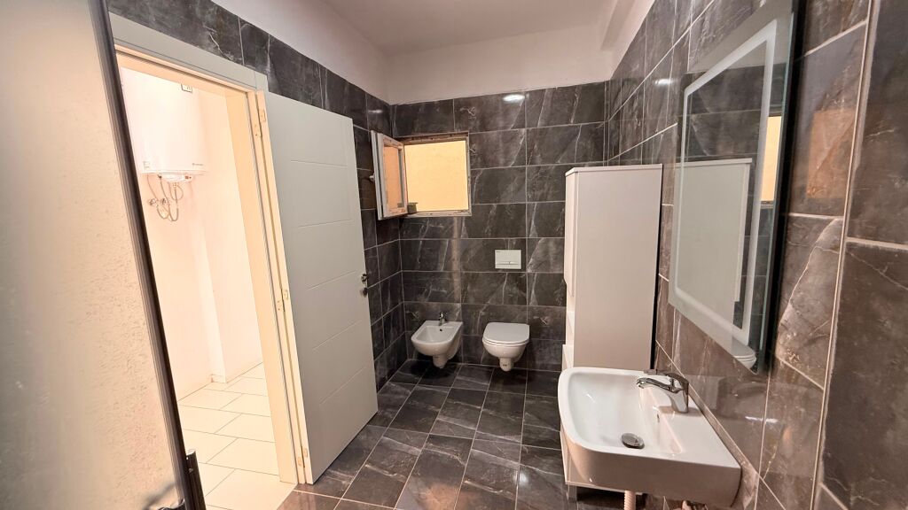 Apartament 1+1 Qera Bulevardi Ri