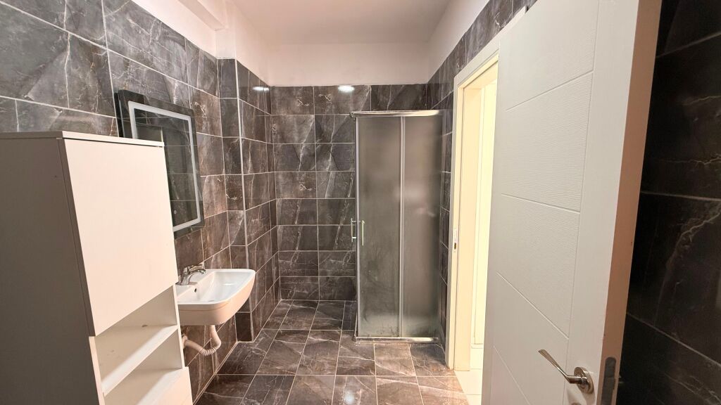 Apartament 1+1 Qera Bulevardi Ri