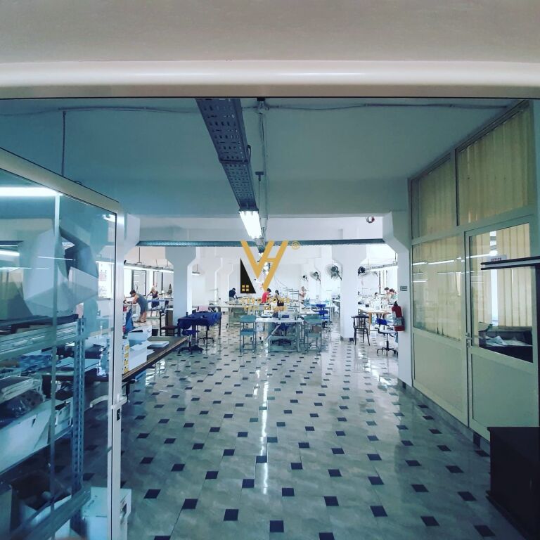 JEPET GODINE BIZNESI 750 M2 ME QERA TE SIRI KODRA 4.700 EURO