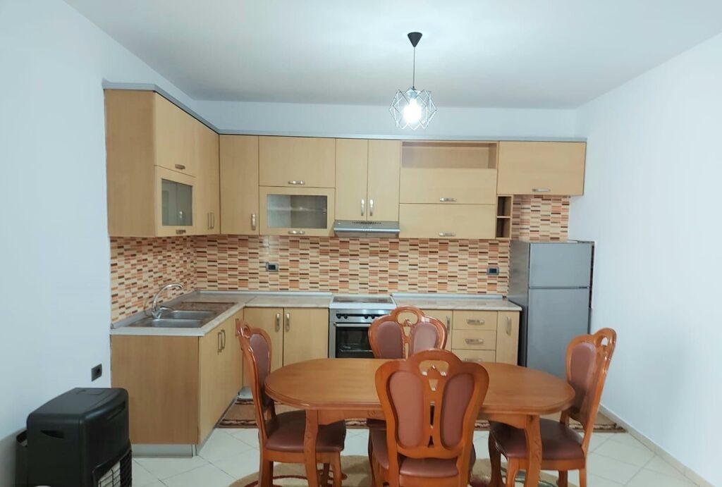 For rent 2+1 Train Station 500 thousand lek