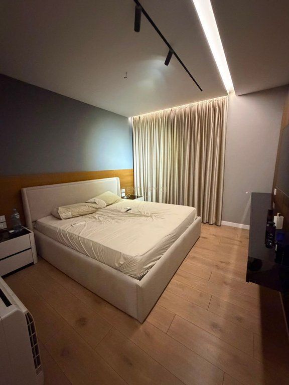 Apartamentg 2+1+2 per qira te Rruga Fortuzi