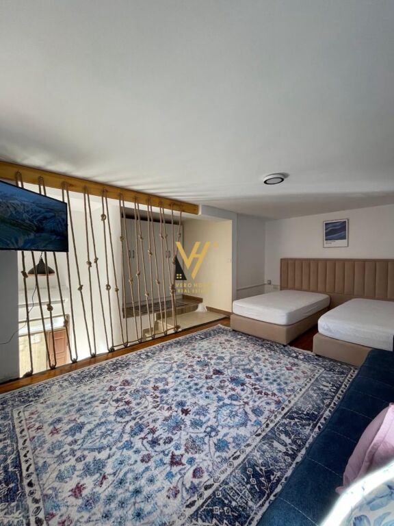 JEPET GARSONIERE DUPLEX ME QERA TE RRUGA DURRESIT 50.000 LEKE