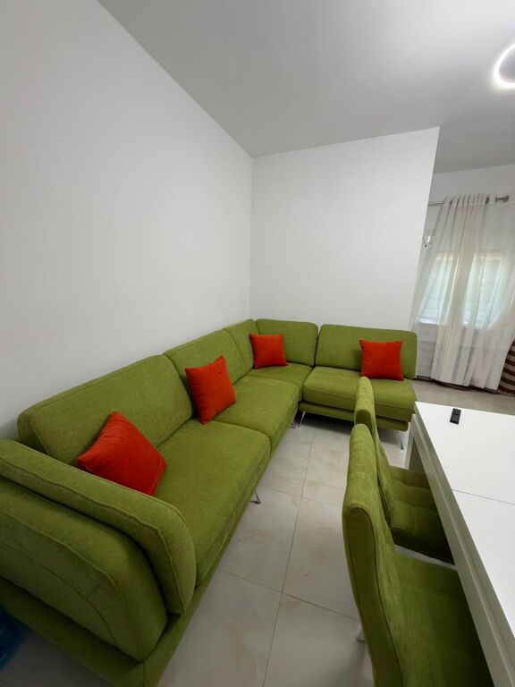 Rent | Shtëpi private 2 + 1 | Rruga Riza Cerova | 650 €/month