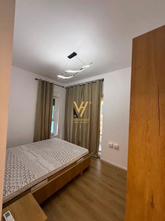 JEPET APARTAMENT 2+1 ME QERA TE KOMPLEKSI KADIU 55.000 LEKE