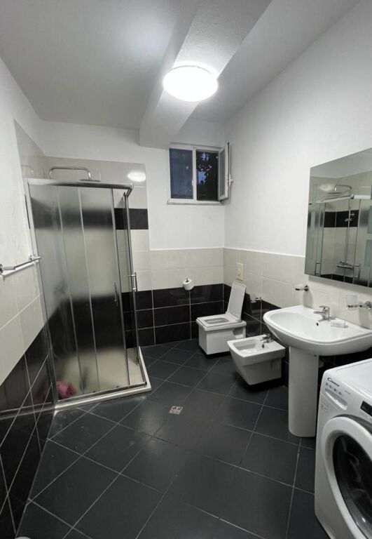 Rent | Shtëpi private 2 + 1 | Rruga Siri Kodra | 400 €/month