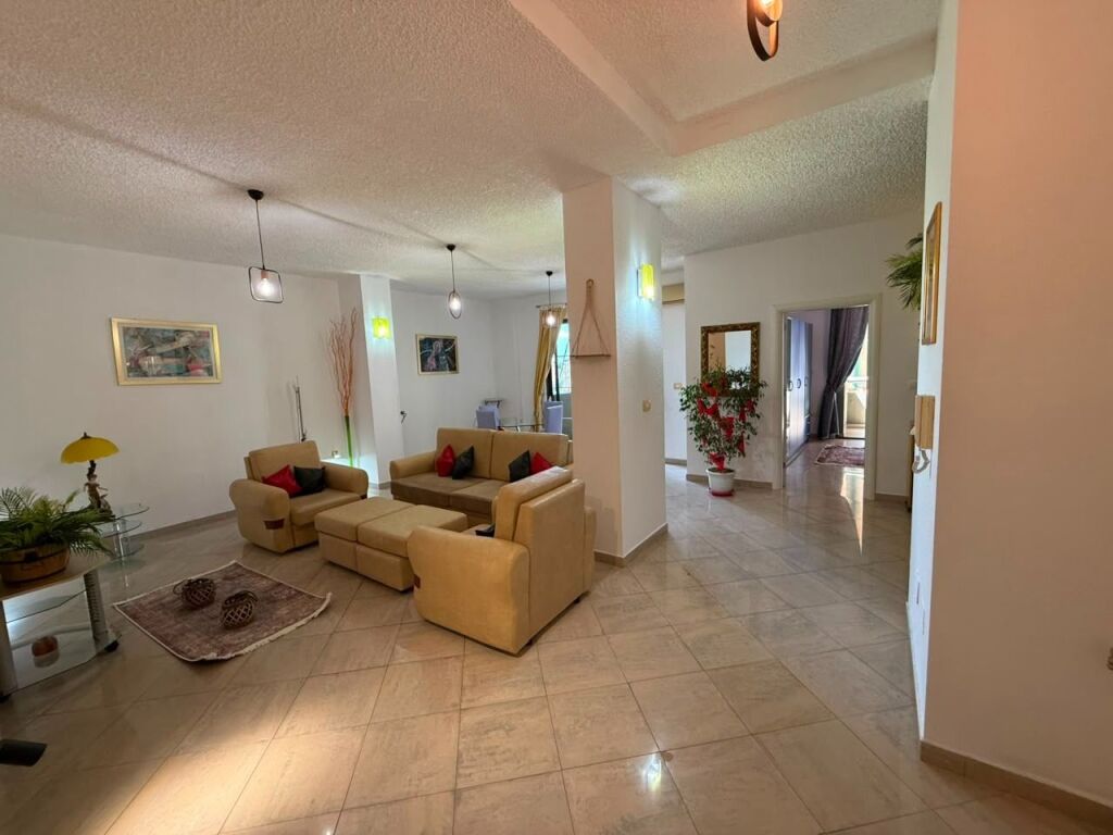 Qera, Apartament 1+1, Rruga e Kosovarëve, Tirana - 70000 Lek | 105 m²