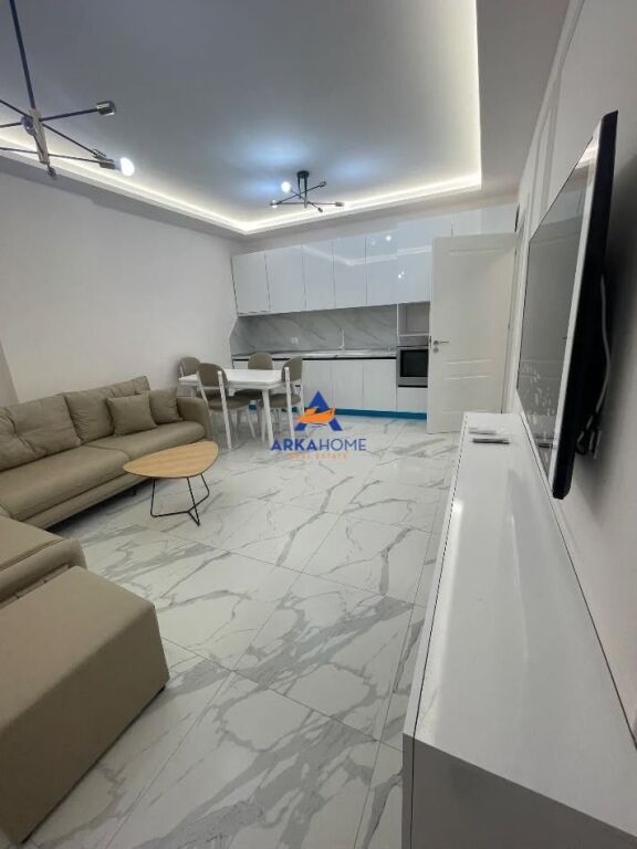 VENDESI APPARTAMENTO 1+1+BALCONE "A YZBERISHT" 135.000 EURO