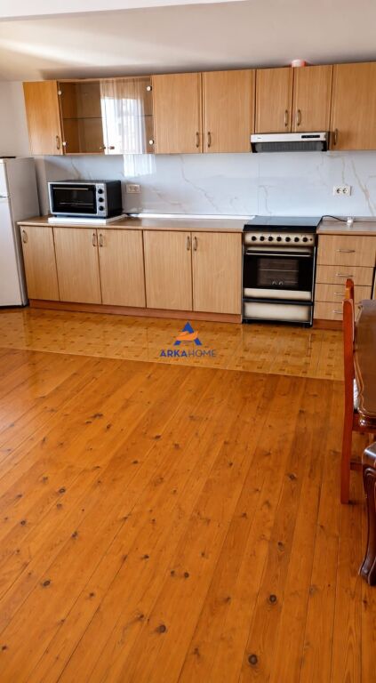 JEPET APARTAMENT ME QERA 2+1+BALLKON "KODRA E PRIFTIT" 45000 LEKE