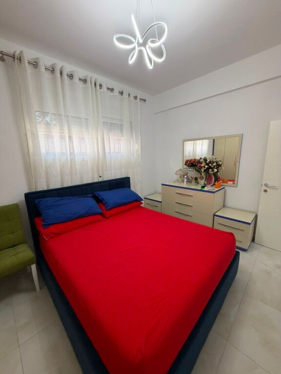 Rent | Shtëpi private 1 + 1 | Rruga Riza Cerova | 550 €/month