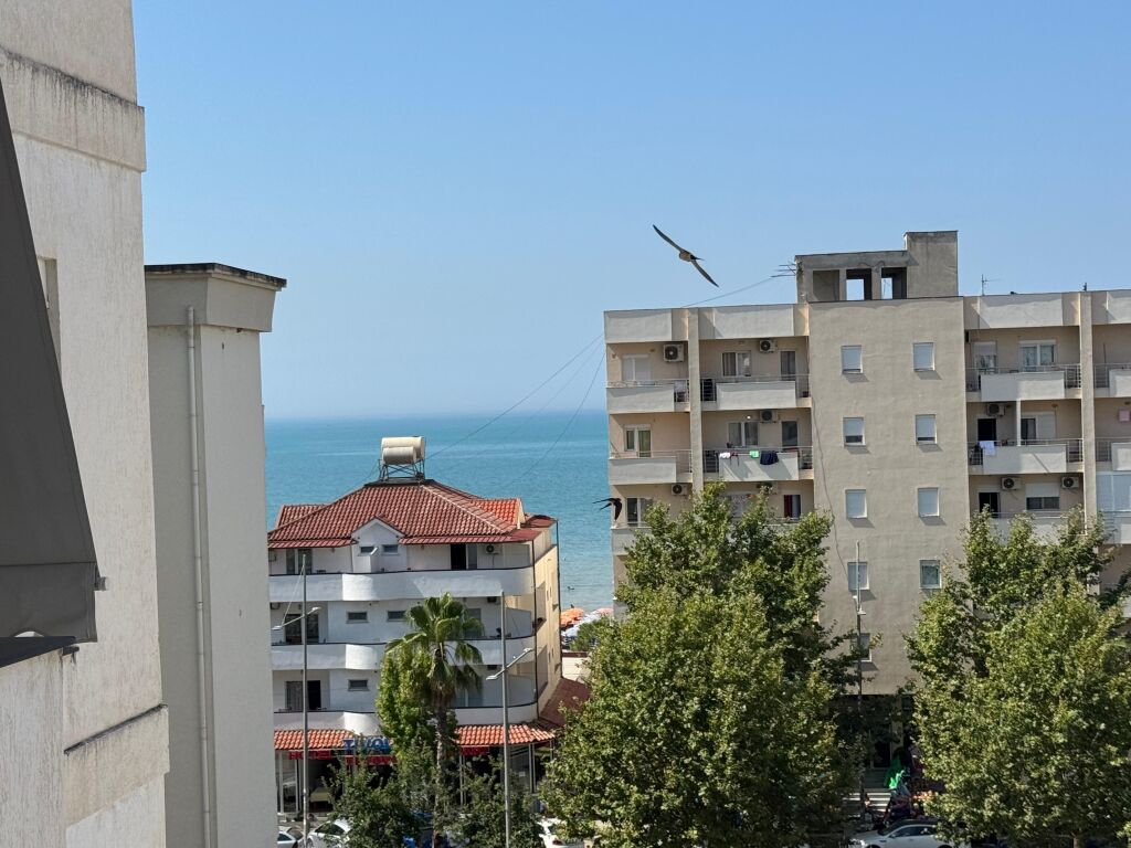 Shitet Apartament 1+1