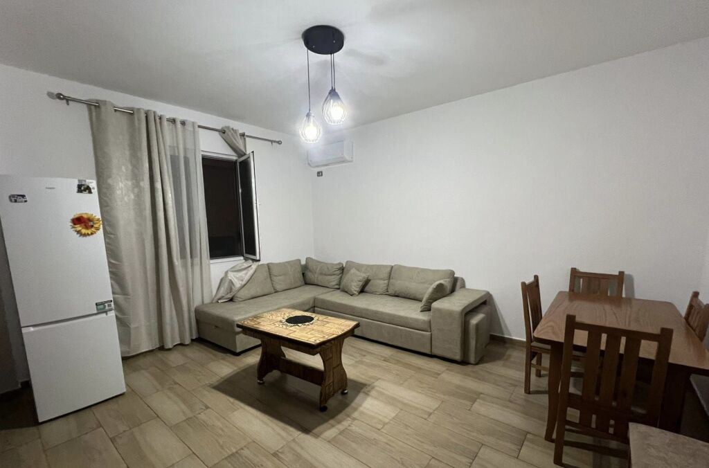 APARTAMENT 1+1. 40000 LEKE.SIRI KODRA