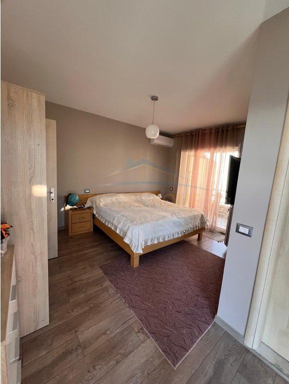 Qera, Penthouse 2+1+2, Mali i Robit, Kavajë
