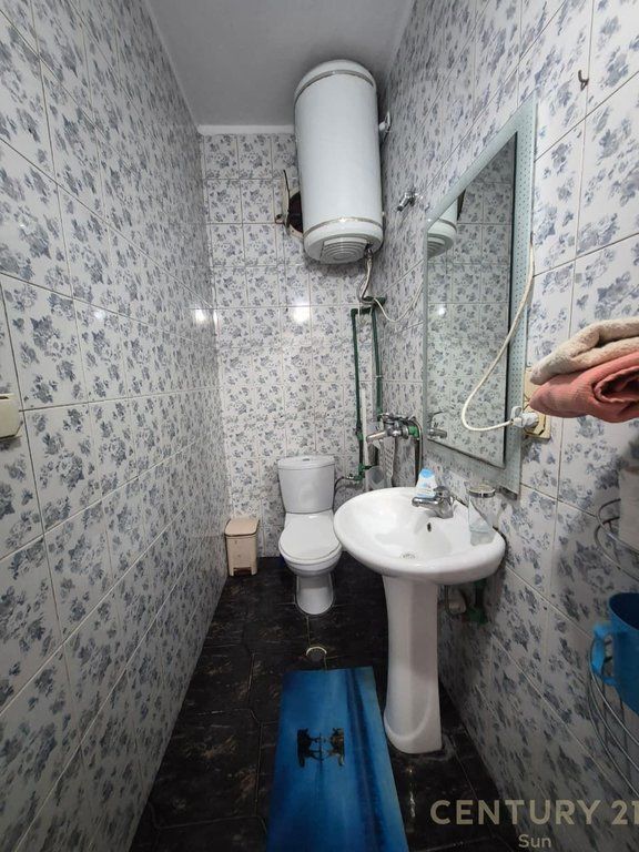 FOR RENT 1+1 APARTMENT WITH YARD ON MYSLYM SHYRI STREET!

