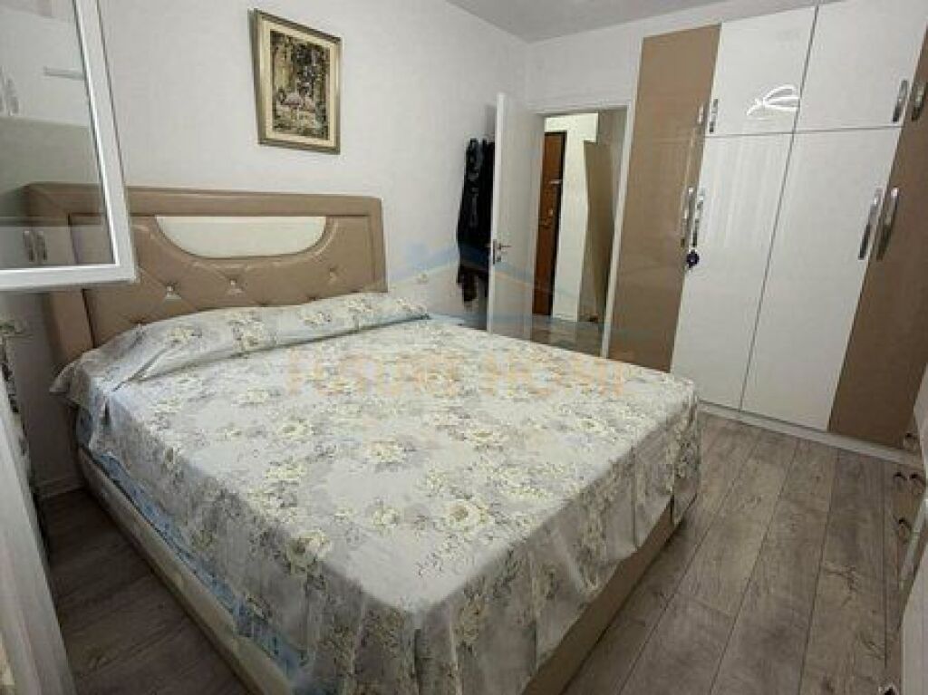 Shitet, Apartament 2+1, Pallatet Cabej, Misto Mame