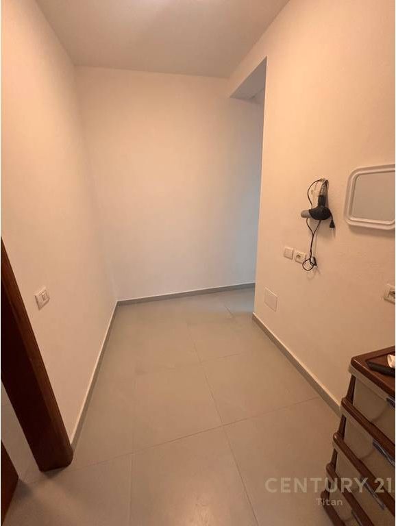 Casa privata+🅿️parcheggio 📍 vicino a Fiori di Bosko. 375 € /Mese 35,000 Lekë /Mese