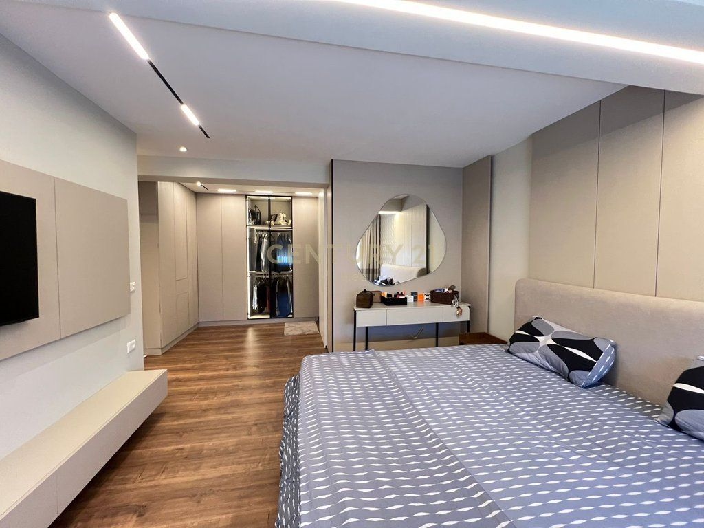 For rent super duplex invested in details at the extension of the Kodra e Diellit Residence !!