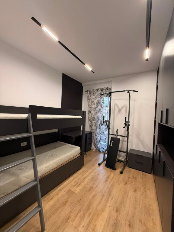 Apartament 2+1 per shitje tek Rruga e Kosovareve.