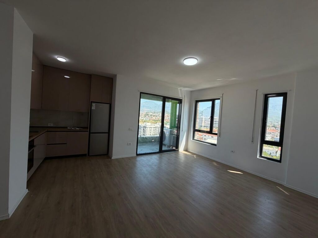 Apartament 3+1+ Post Parkimi me Qira 5 Maji Tirane