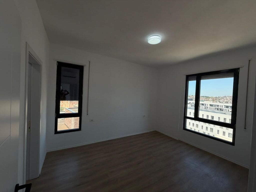 Apartament 3+1+ Post Parkimi me Qira 5 Maji Tirane