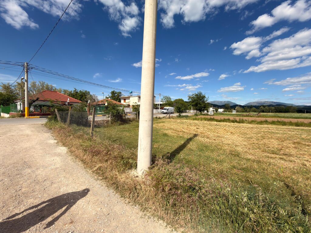 Tirane, shitet toke ne Fortuzaj Tirane, 1.558 m² 14,000,000 Lek