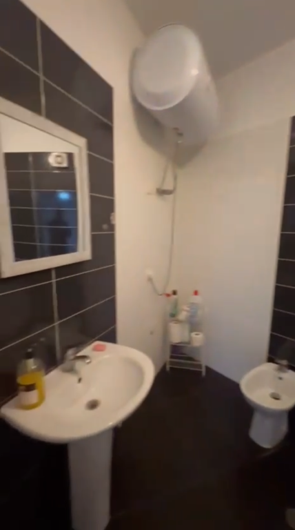 Apartment 1+1, Yzberisht!