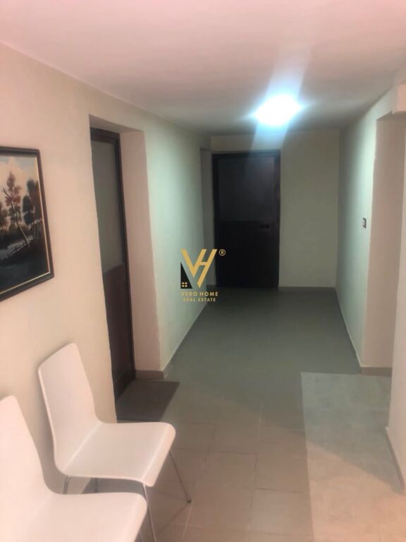 MAGAZZINO 16 M2 IN AFFITTO A ISH BLLOK 25.000 LEKE