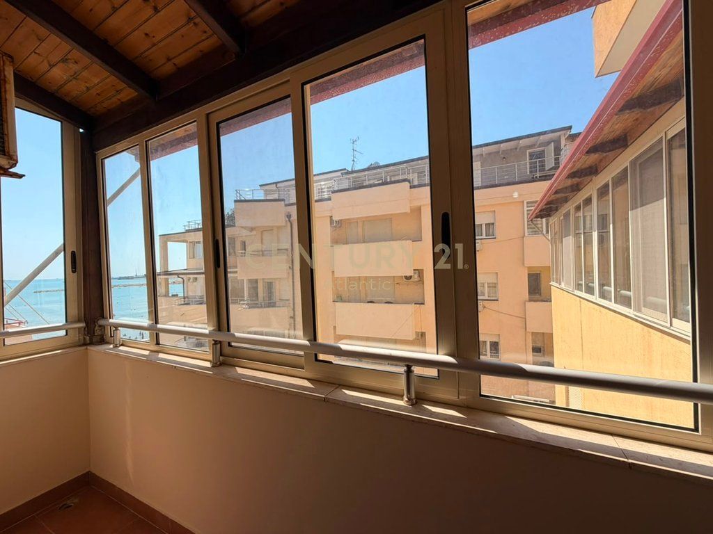 AFFITTASI APPARTAMENTO 2+1 ALLA PRIMA STAZIONE SULLA SPIAGGIA !