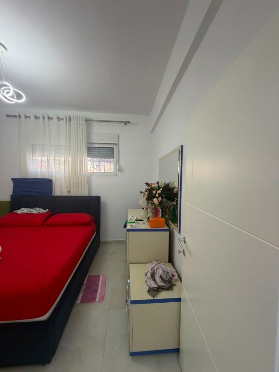 Rent | Shtëpi private 1 + 1 | Rruga Riza Cerova | 550 €/month