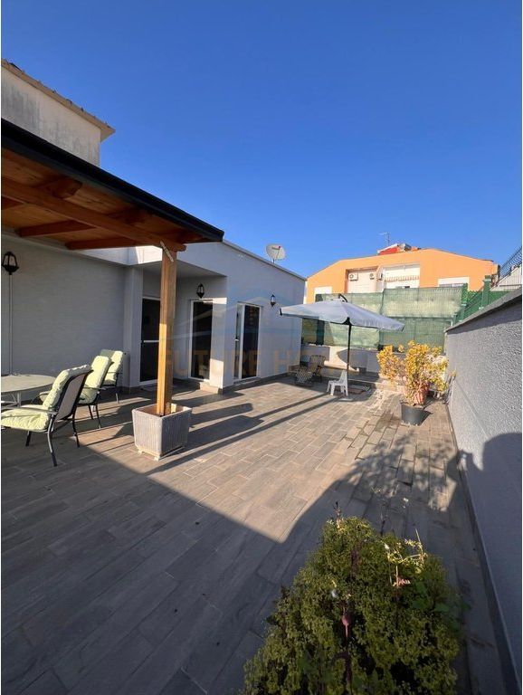 Qera, Penthouse 2+1+2, Mali i Robit, Kavajë