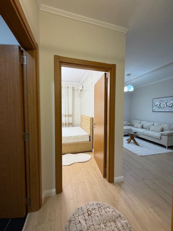Shitet Apartament 1+1📌Kompleksi Golden Park (perballe S.Amerikan 3)  Hipoteke Sip 60m² Kati 2 ashensor Orientimi me diell Cmimi:142 milion Leke