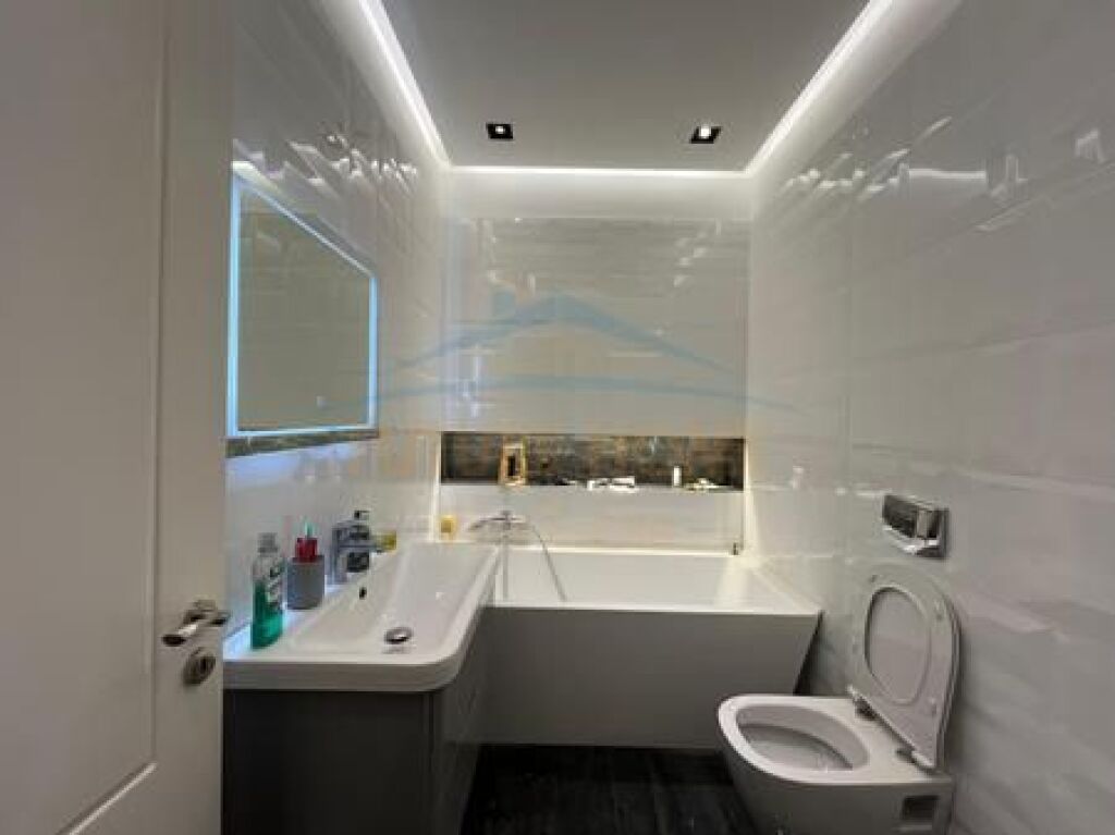 Shitet, Apartament 3+1+2+Verandë, Rezidenca FZ, Liqeni i Thatë