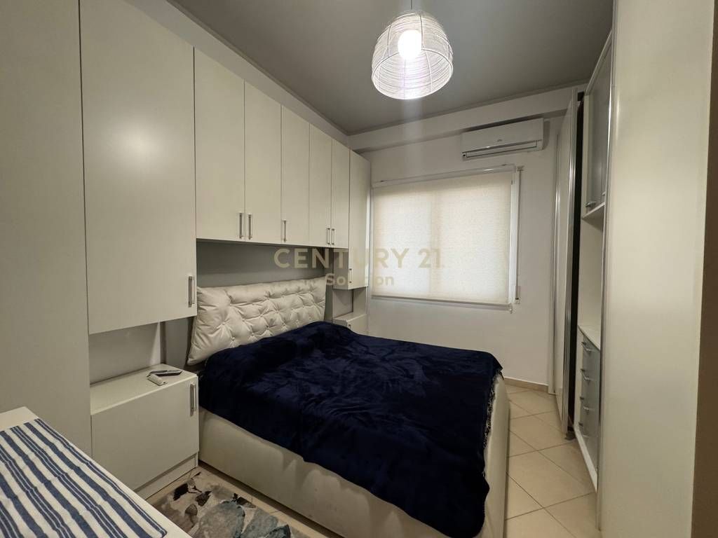 JAPIM ME QIRA APARTAMENT 1+1+ POST PARKIMI PRANE KODRES SE DIELLIT